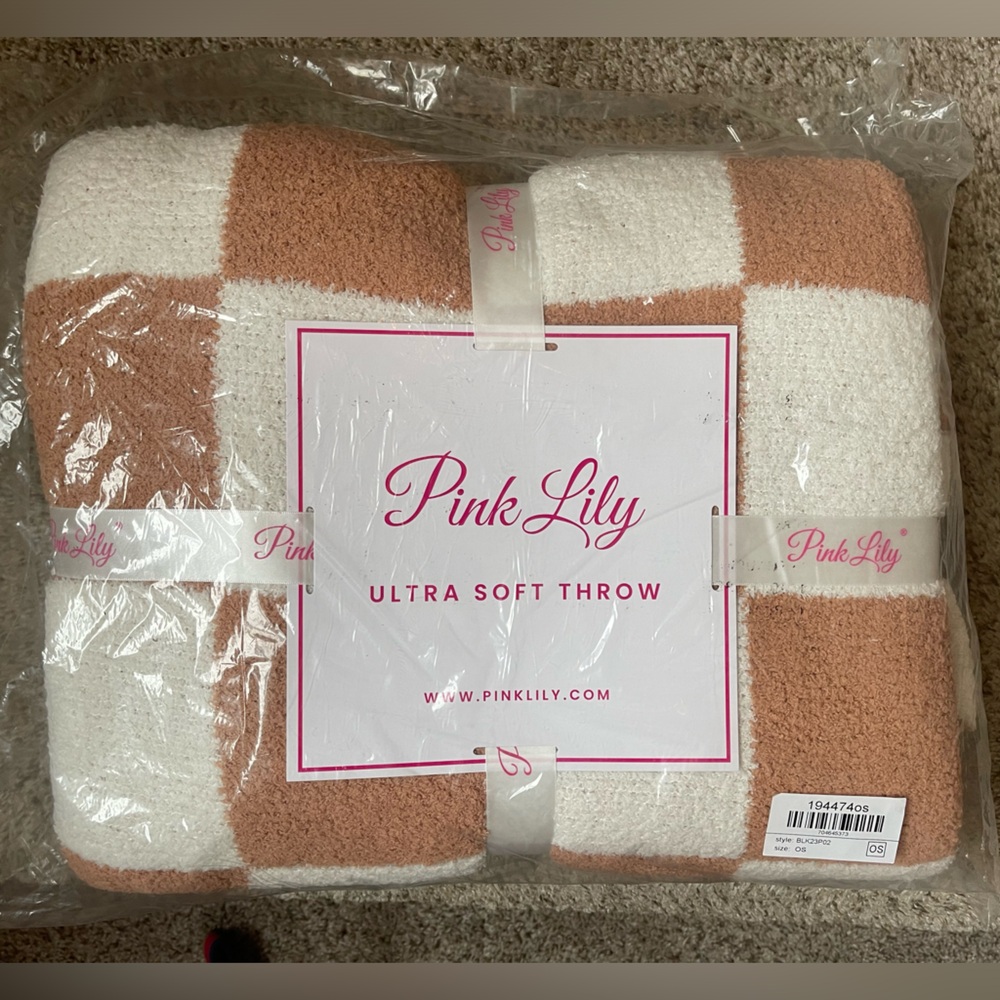 NWT Pink Lily tan checkered blanket